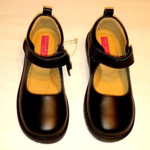 NWT Baker's Girls Leather Memory Foam Shoe